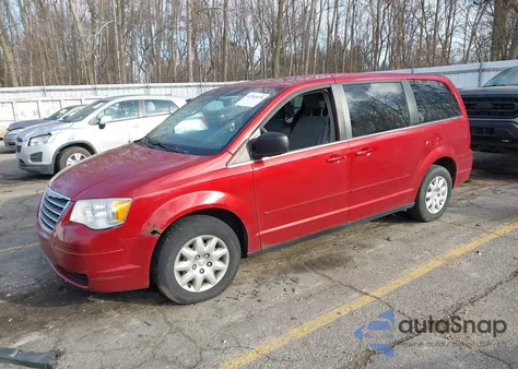 2010 Chrysler Town & Country Lx z USA, uszkodzony, nr VIN 2A4RR4DEXAR173827